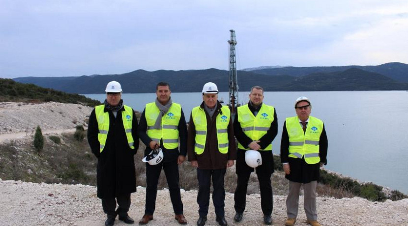 850 566 830 460